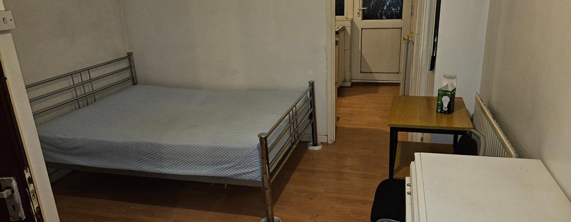 No Frills & Nothing Fancy 1 Bed Studio City Centre Cardiff Exteriör bild