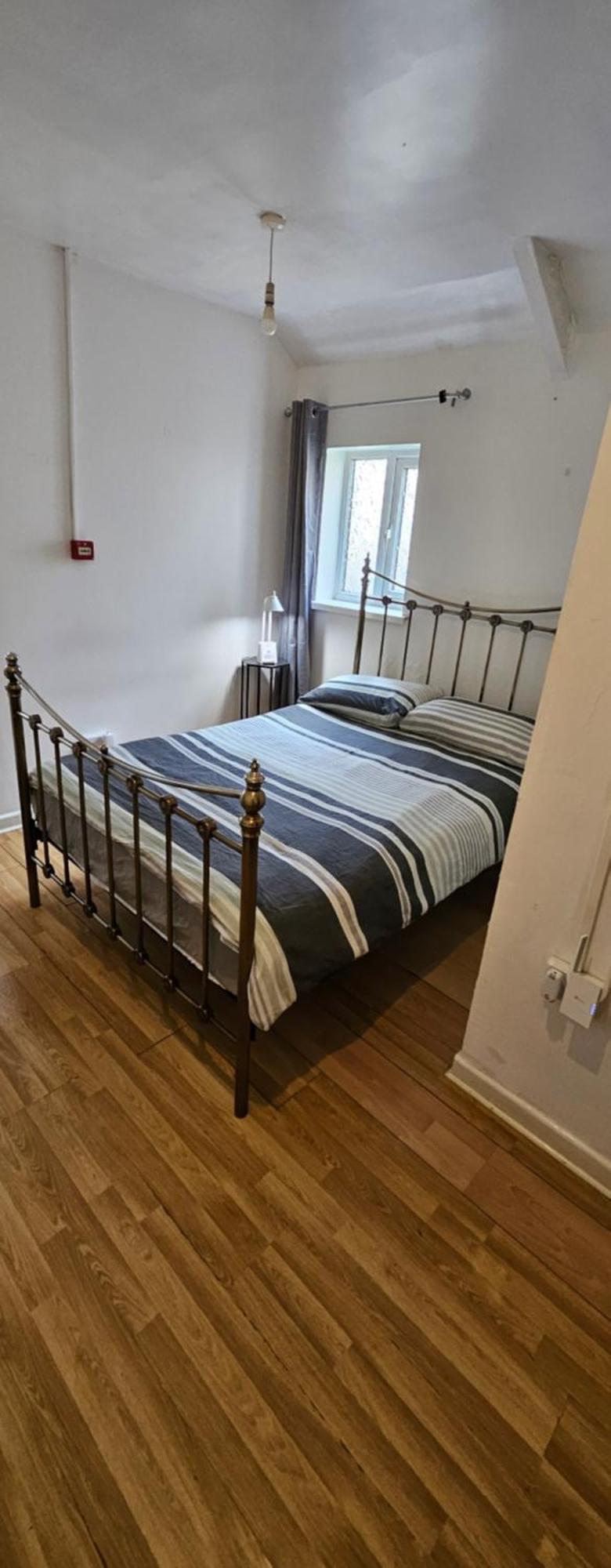 No Frills & Nothing Fancy 1 Bed Studio City Centre Cardiff Exteriör bild